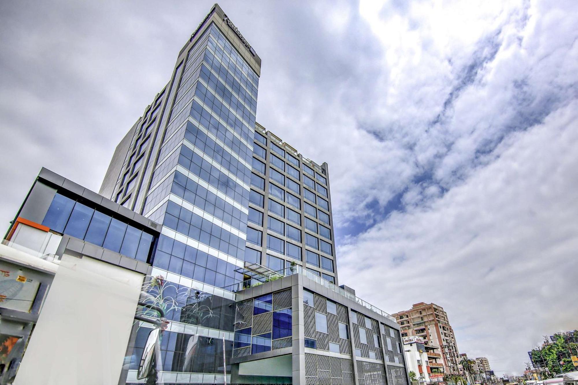 Radisson Blu Gorakhpur Hotel Ngoại thất bức ảnh