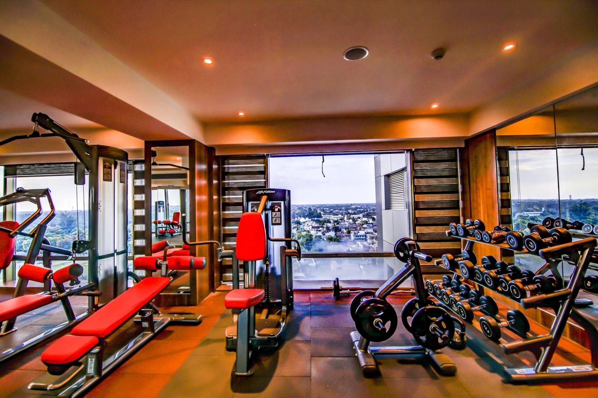 Radisson Blu Gorakhpur Hotel Ngoại thất bức ảnh